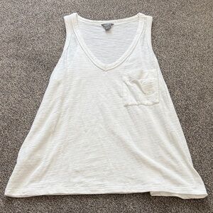 Eddie Bauer White V-Neck Tank Top Women’s Small Soft Casual Pocket